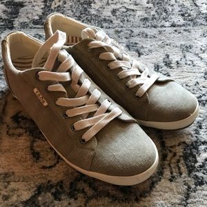 Taos Star Sneaker Women’s Size 9.5 Khaki